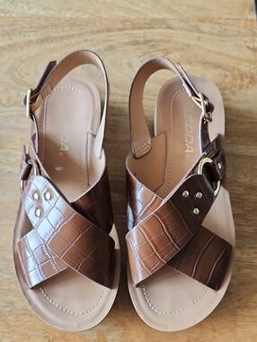 SODA Brown Croc-Embossed Slingback Sandals